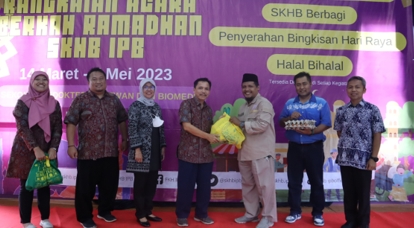 SKHB Bersama IKA FKH Selenggarakan Kegiatan Berbagi Bingkisan Hari Raya Ramadhan